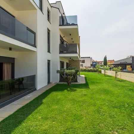 New 2023 Valla Premium Apartman Funtana